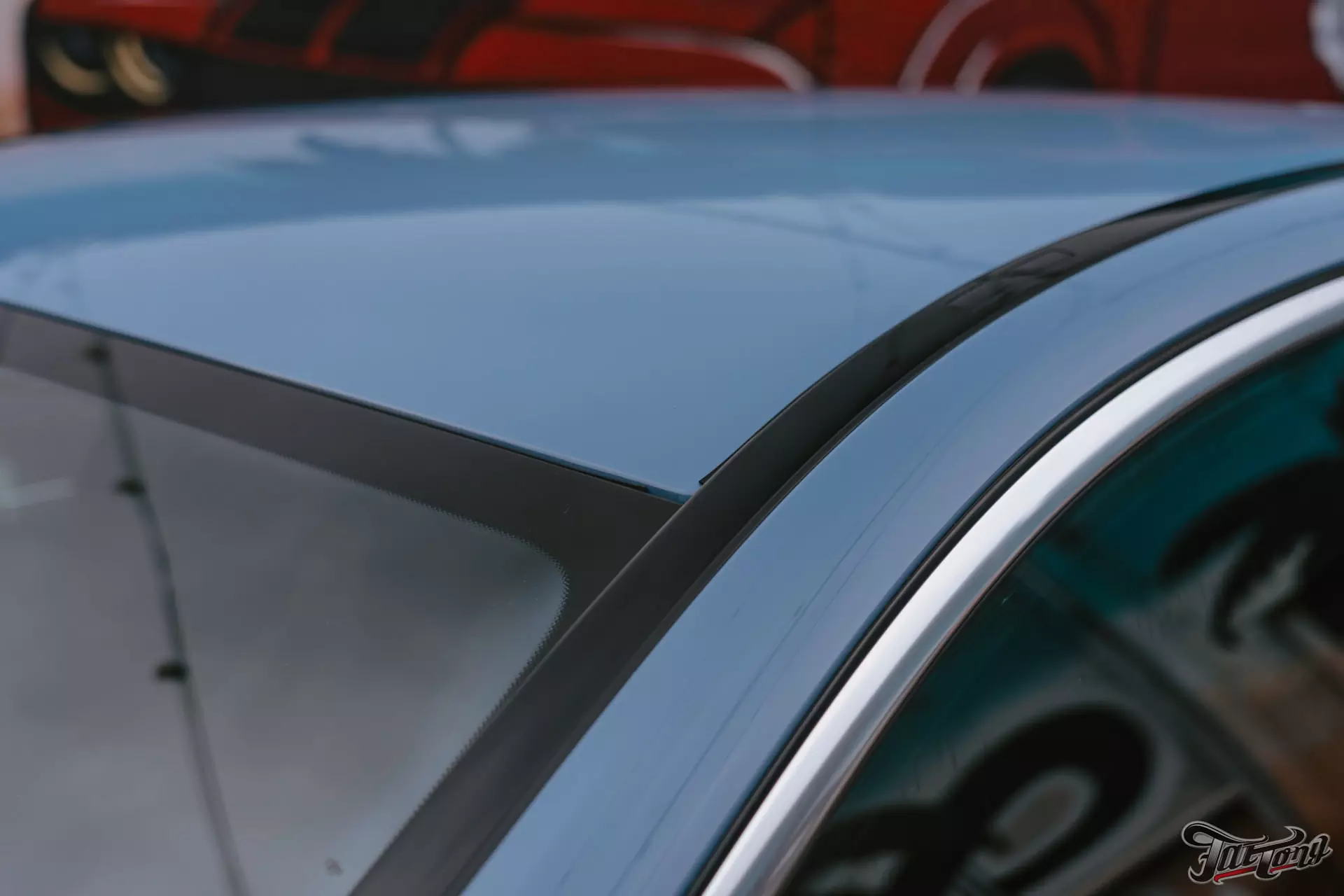 Mercedes E200. Оклейка в голубой винил от TeckWrap